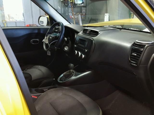 KNDJP3A54F7135560 - 2015 KIA SOUL + YELLOW photo 5