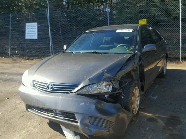 4T1BE30K25U964768 - 2005 TOYOTA CAMRY LE BROWN photo 2