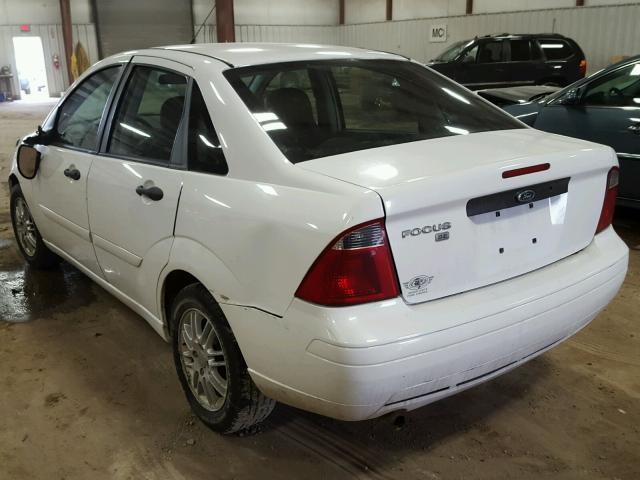 1FAFP34N97W254218 - 2007 FORD FOCUS ZX4 WHITE photo 3