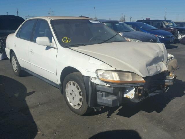 3HGCG66531G710510 - 2001 HONDA ACCORD LX WHITE photo 1