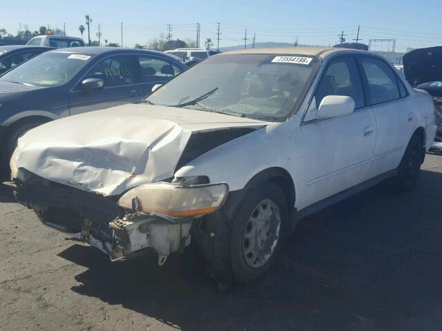 3HGCG66531G710510 - 2001 HONDA ACCORD LX WHITE photo 2