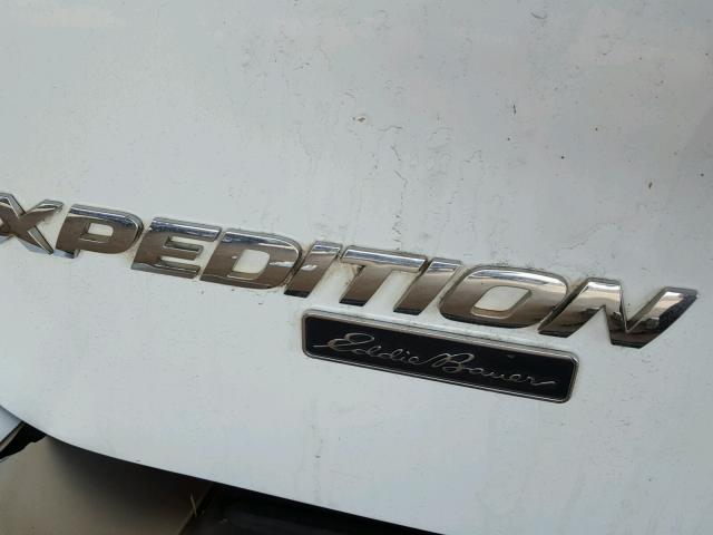 1FMFU17515LA73224 - 2005 FORD EXPEDITION WHITE photo 10