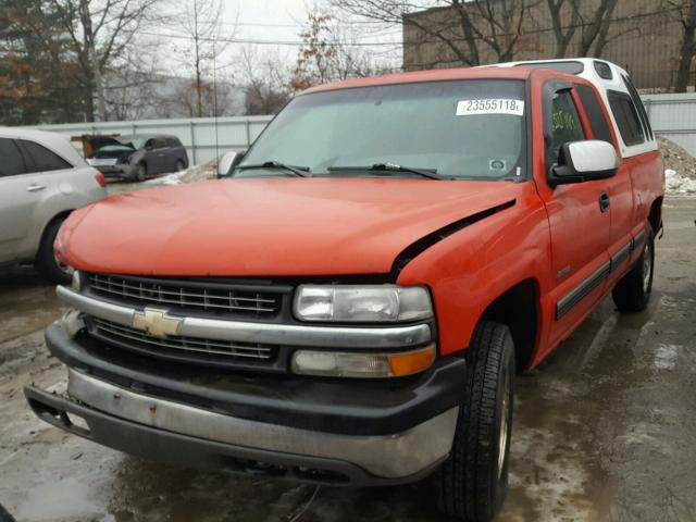 2GCEK19VX21272616 - 2002 CHEVROLET SILVERADO RED photo 2