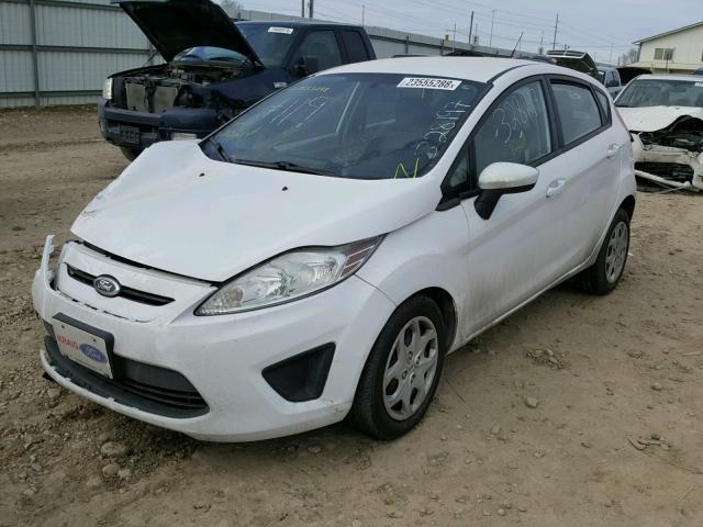 3FADP4TJ2DM215624 - 2013 FORD FIESTA S WHITE photo 2