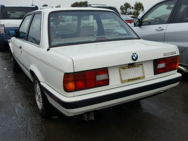 WBAAA2304KEC49156 - 1989 BMW 325 I AUTO WHITE photo 3