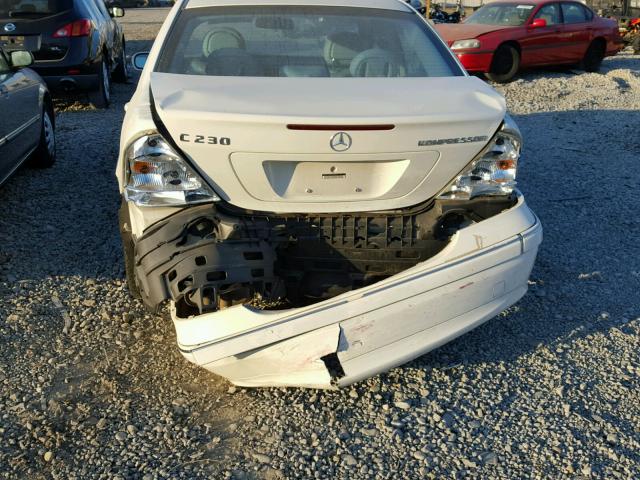 WDBRF40J84A562801 - 2004 MERCEDES-BENZ C 230K SPO WHITE photo 9