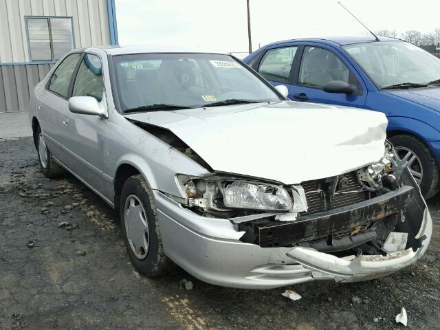 4T1BG22K1YU671546 - 2000 TOYOTA CAMRY CE SILVER photo 1