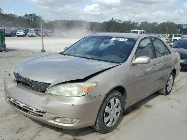 4T1BE32K44U806539 - 2004 TOYOTA CAMRY LE GOLD photo 2