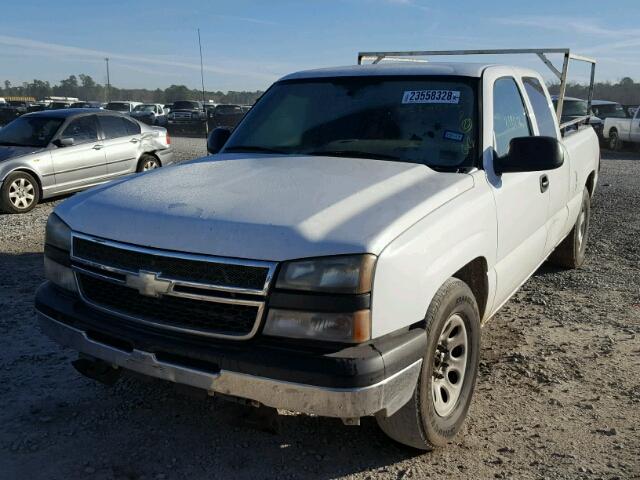 1GCEC19X16Z158130 - 2006 CHEVROLET SILVERADO WHITE photo 2