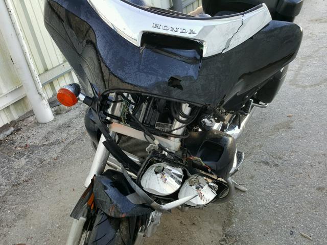 1HFSC4112XA000199 - 1999 HONDA GL1500 CF BLACK photo 9