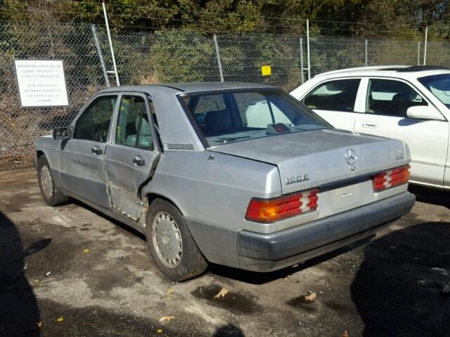 WDBDA29D9NG000592 - 1992 MERCEDES-BENZ 190 E 2.6 SILVER photo 3