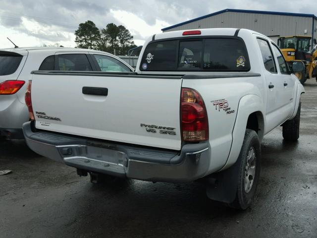 5TEJU62N47Z445291 - 2007 TOYOTA TACOMA DOU WHITE photo 4