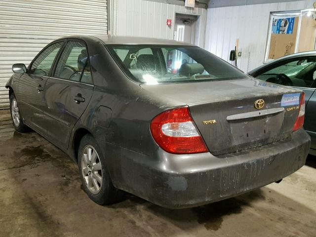 4T1BE32K52U591718 - 2002 TOYOTA CAMRY LE GRAY photo 3