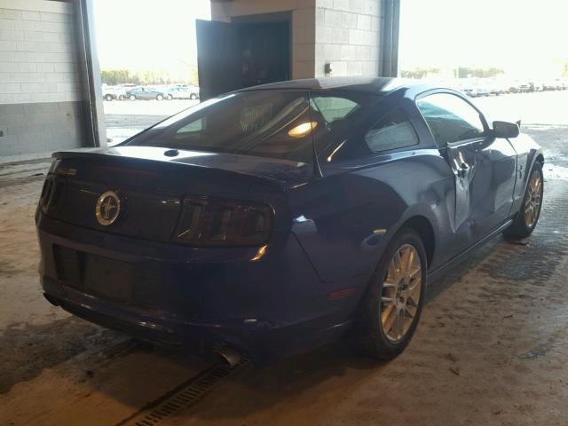 1ZVBP8AM7E5325658 - 2014 FORD MUSTANG BLUE photo 4