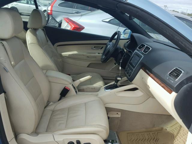 WVWFA71F08V056778 - 2008 VOLKSWAGEN EOS LUX BLUE photo 5