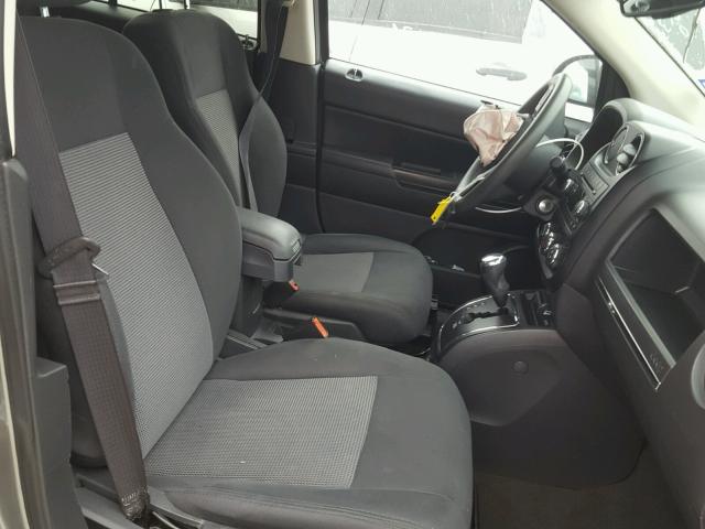 1C4NJCBA3DD169275 - 2013 JEEP COMPASS SP CHARCOAL photo 5