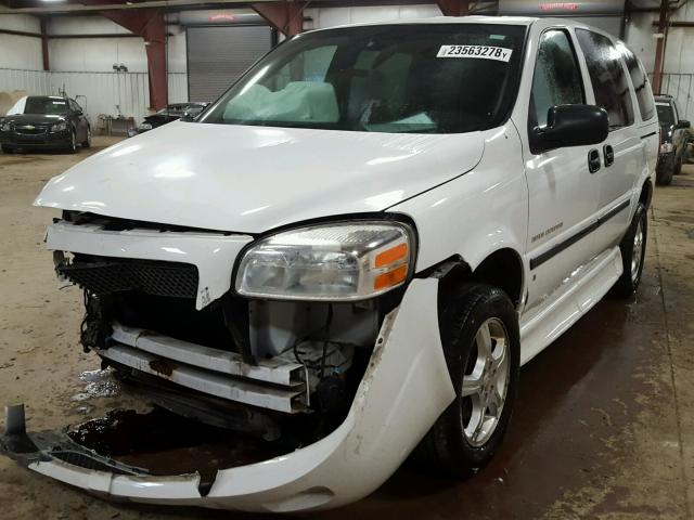 1GBDV13W08D212303 - 2008 CHEVROLET UPLANDER I WHITE photo 2