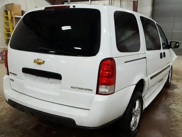 1GBDV13W08D212303 - 2008 CHEVROLET UPLANDER I WHITE photo 4