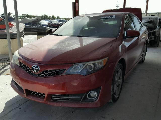 4T1BF1FK5DU672488 - 2013 TOYOTA CAMRY L RED photo 2