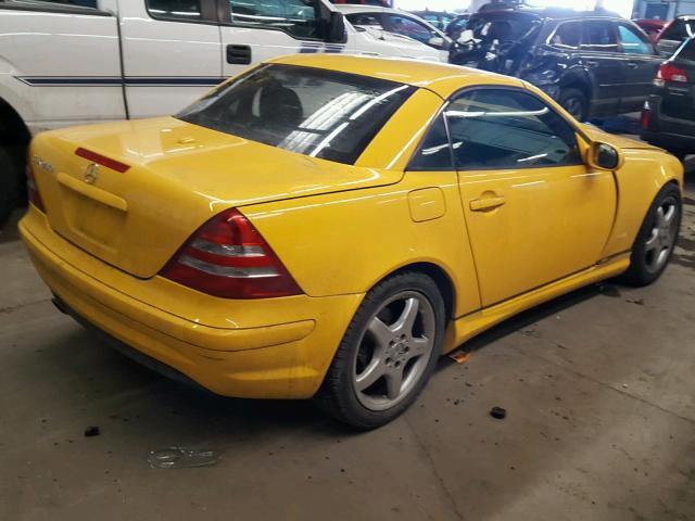 WDBKK65F83F272198 - 2003 MERCEDES-BENZ SLK 320 YELLOW photo 4