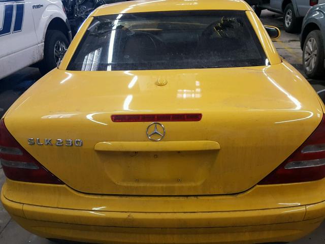 WDBKK65F83F272198 - 2003 MERCEDES-BENZ SLK 320 YELLOW photo 6