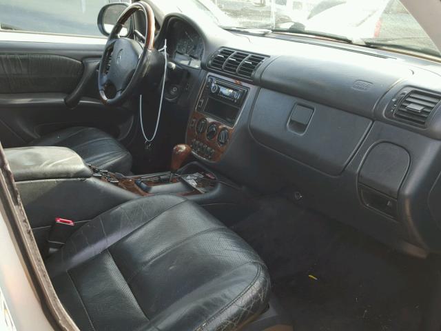 4JGAB72E1YA194667 - 2000 MERCEDES-BENZ ML 430 银色 照片 5