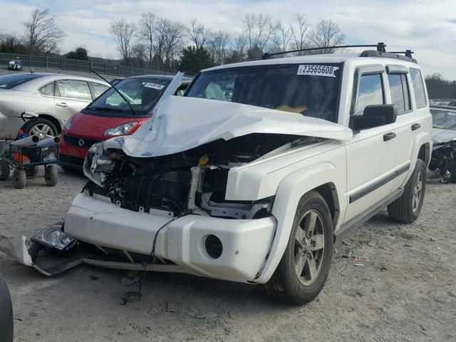 1J8HH48K66C349284 - 2006 JEEP COMMANDER WHITE photo 2