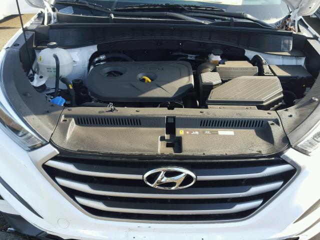 KM8J23A42HU466692 - 2017 HYUNDAI TUCSON SE WHITE photo 7