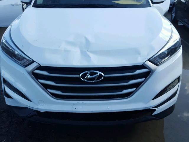 KM8J23A42HU466692 - 2017 HYUNDAI TUCSON SE WHITE photo 9