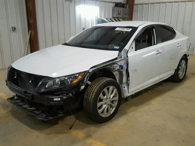 5XXGM4A79FG506049 - 2015 KIA OPTIMA LX WHITE photo 2