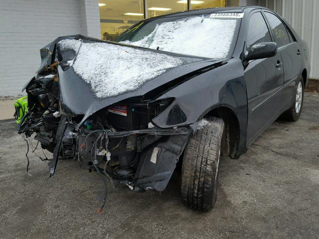 4T1BF30K75U615716 - 2005 TOYOTA CAMRY LE BLACK photo 2