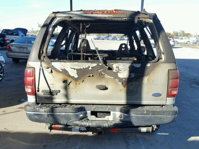 1FMFU18L0VLA33066 - 1997 FORD EXPEDITION SILVER photo 10