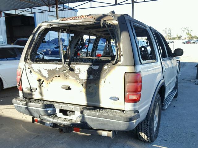 1FMFU18L0VLA33066 - 1997 FORD EXPEDITION SILVER photo 4