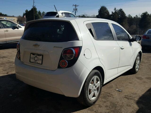 1G1JA6SH9F4128769 - 2015 CHEVROLET SONIC LS WHITE photo 4