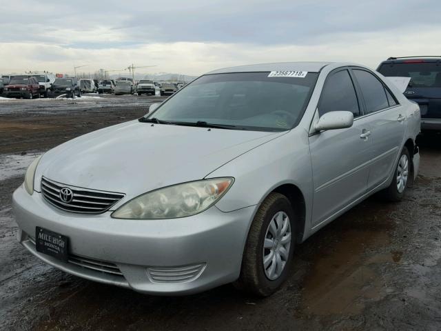 4T1BE32K85U041269 - 2005 TOYOTA CAMRY LE SILVER photo 2