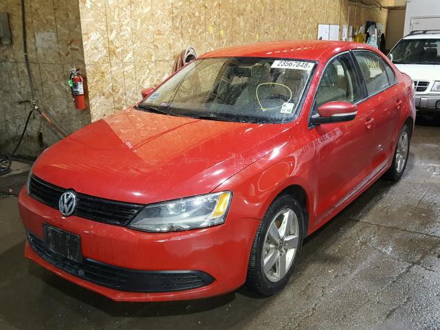 3VWLL7AJ3CM331237 - 2012 VOLKSWAGEN JETTA TDI RED photo 2