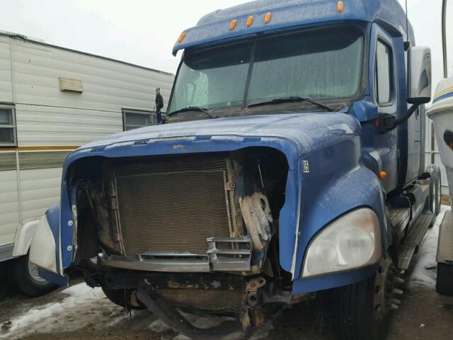 1FUJGLBG5CSBL9346 - 2012 FREIGHTLINER CASCADIA 1 BLUE photo 2