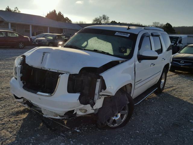 1GKFK63887J179860 - 2007 GMC YUKON DENA WHITE photo 2