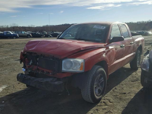 1D7HE48K95S324244 - 2005 DODGE DAKOTA QUA RED photo 2