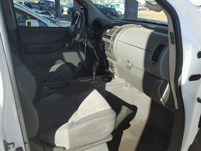 5N1AN08U06C541856 - 2006 NISSAN XTERRA OFF WHITE photo 5