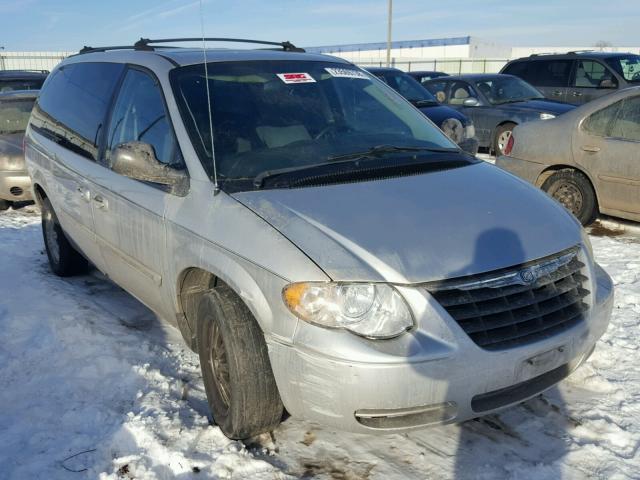 2C4GP54L35R186691 - 2005 CHRYSLER TOWN & COU SILVER photo 1