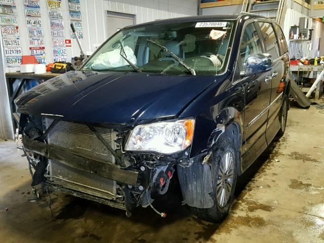 2C4RC1CG3DR643046 - 2013 CHRYSLER TOWN & COU BLUE photo 2