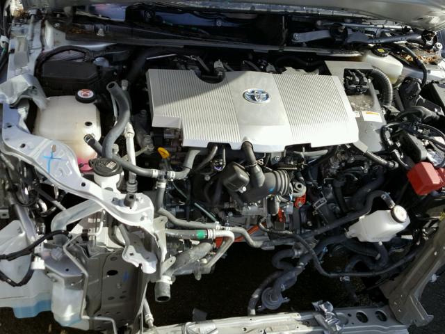 JTDKARFU9G3526608 - 2016 TOYOTA PRIUS SILVER photo 7