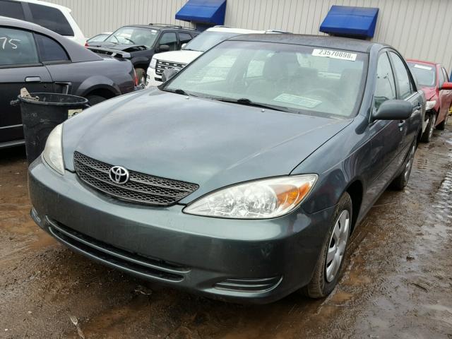 4T1BE32K02U605346 - 2002 TOYOTA CAMRY LE GREEN photo 2