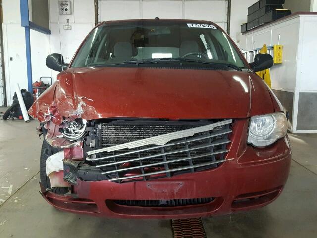 1A4GP44R76B753252 - 2006 CHRYSLER TOWN & COU BURGUNDY photo 7