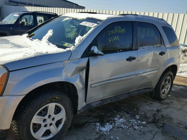 2CNDL23F566176848 - 2006 CHEVROLET EQUINOX LS SILVER photo 9