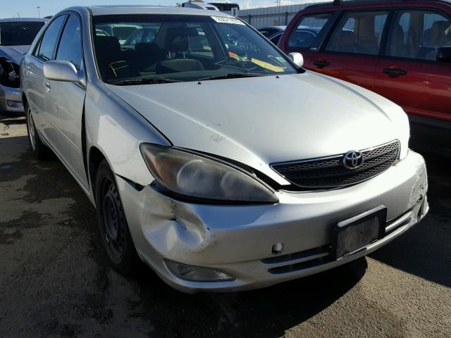 JTDBE32K740271184 - 2004 TOYOTA CAMRY LE SILVER photo 1