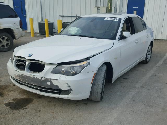 WBANU53528CT11533 - 2008 BMW 528 I WHITE photo 2