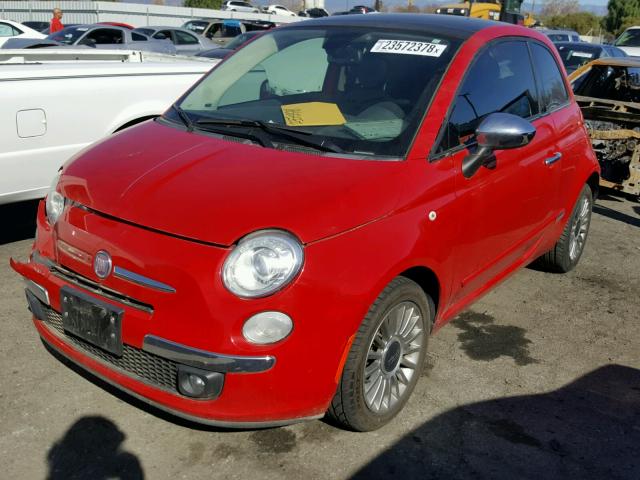 3C3CFFCRXCT106511 - 2012 FIAT 500 LOUNGE RED photo 2