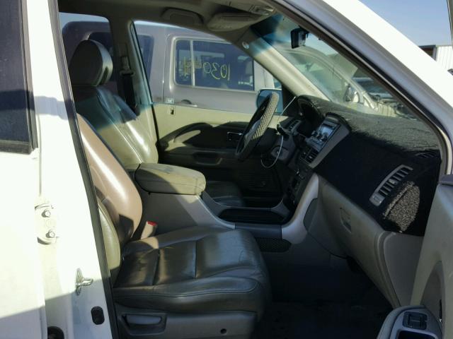 2HKYF18596H524881 - 2006 HONDA PILOT EX WHITE photo 5